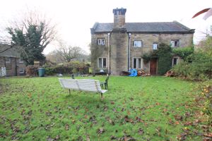 Level side gardens - click for photo gallery